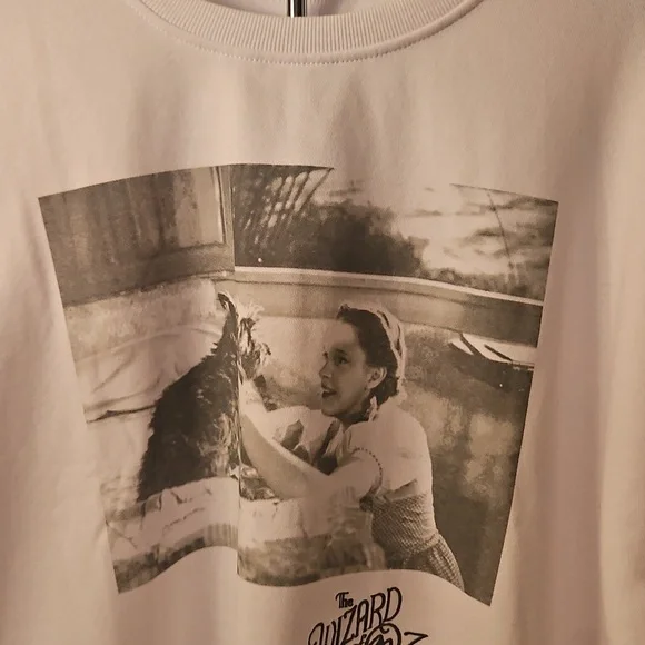 Wizard of Oz Women's Crewneck Sweater - Picture 2 of 8